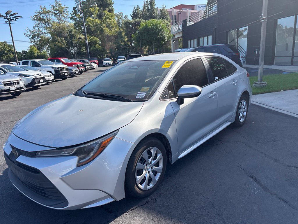Used 2025 Toyota Corolla LE FWD image 8