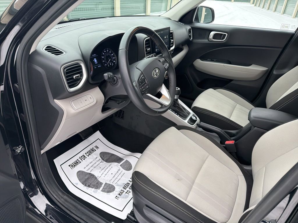 Used 2021 Hyundai Venue SEL image 11