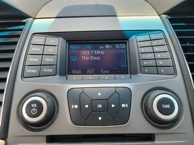 Used 2014 Ford Taurus SE FWD image 16