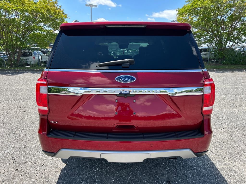 Used 2018 Ford Expedition XLT w/ Equipment Group 202A RWD image 4