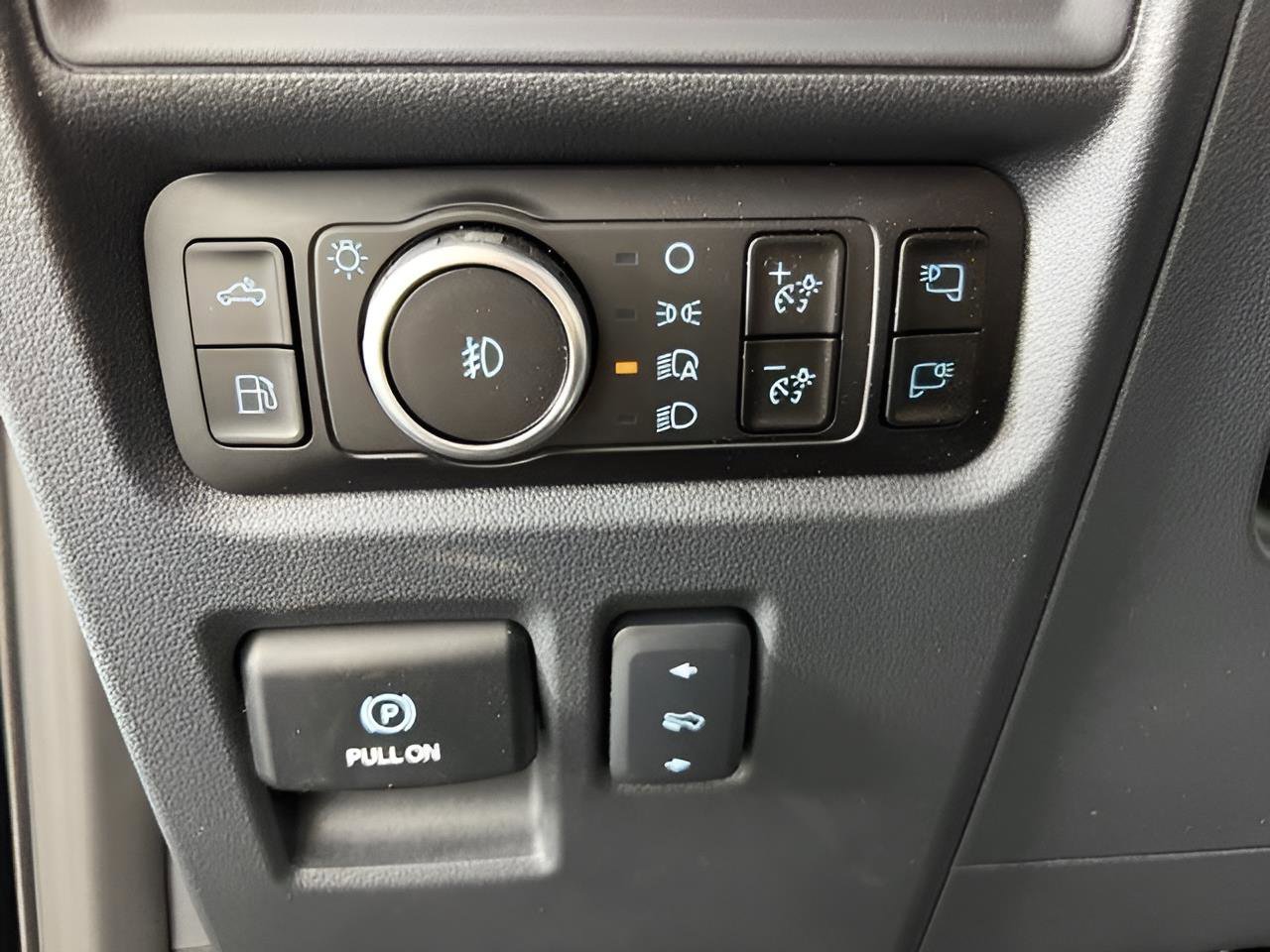 Used 2025 Ford F150 Platinum w/ Equipment Group 702A High image 11