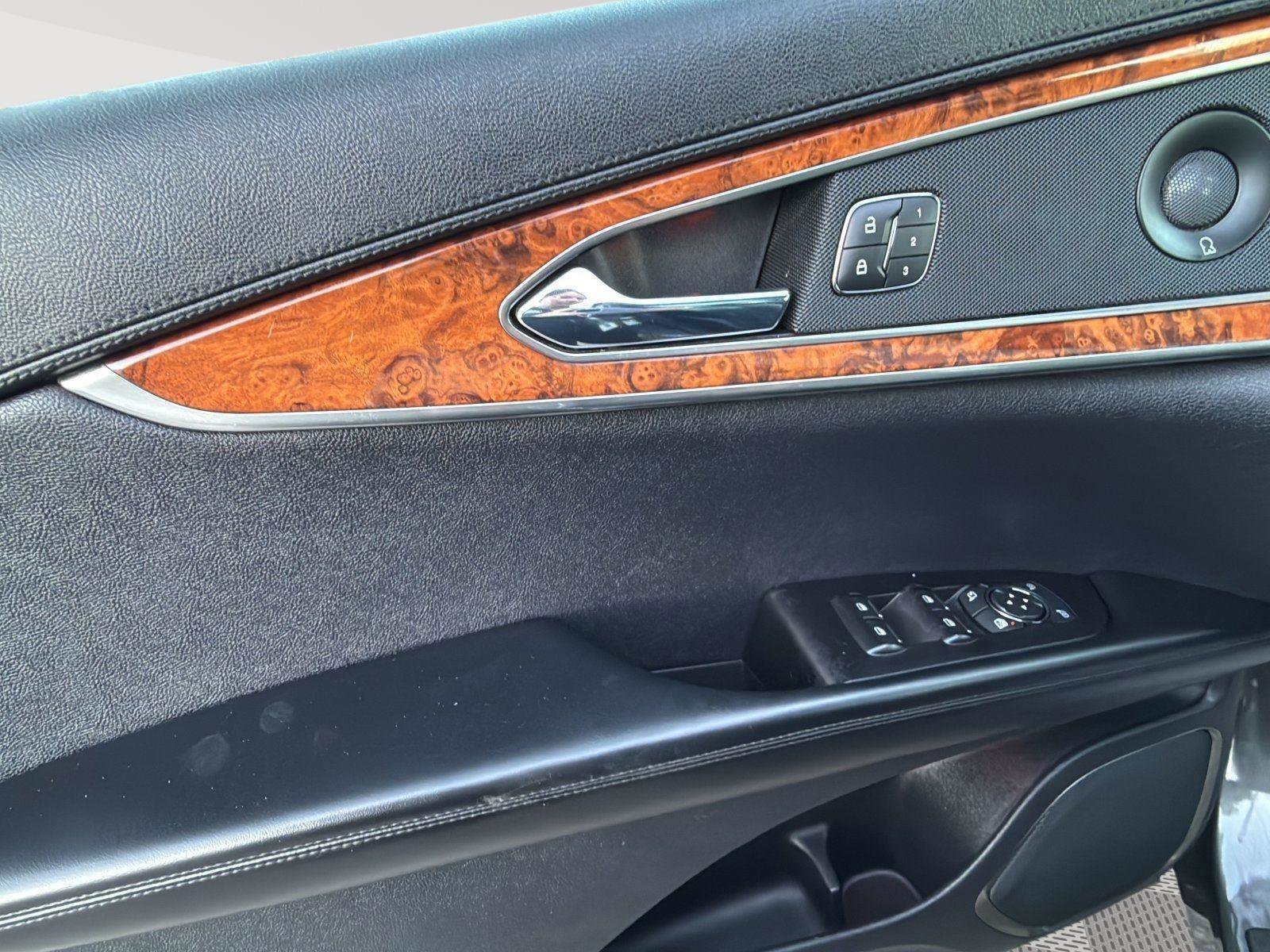 Used 2019 Lincoln Nautilus Reserve w/ Cargo Utility Package image 15