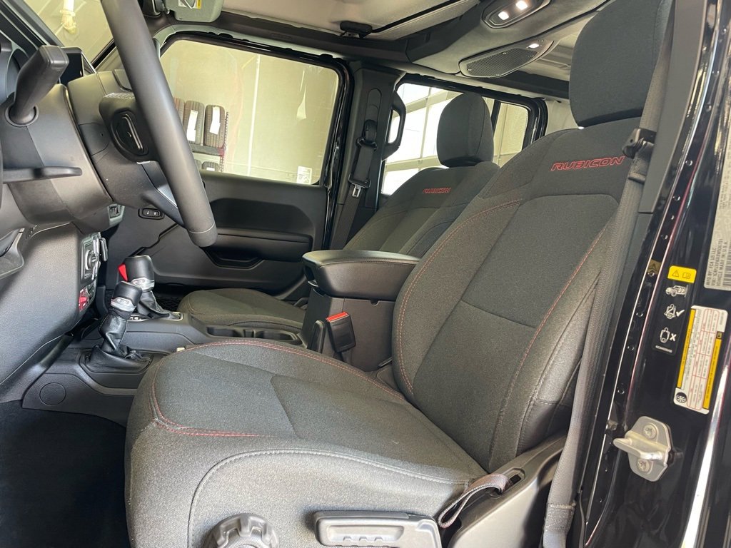 Used 2025 Jeep Wrangler Unlimited Rubicon image 10