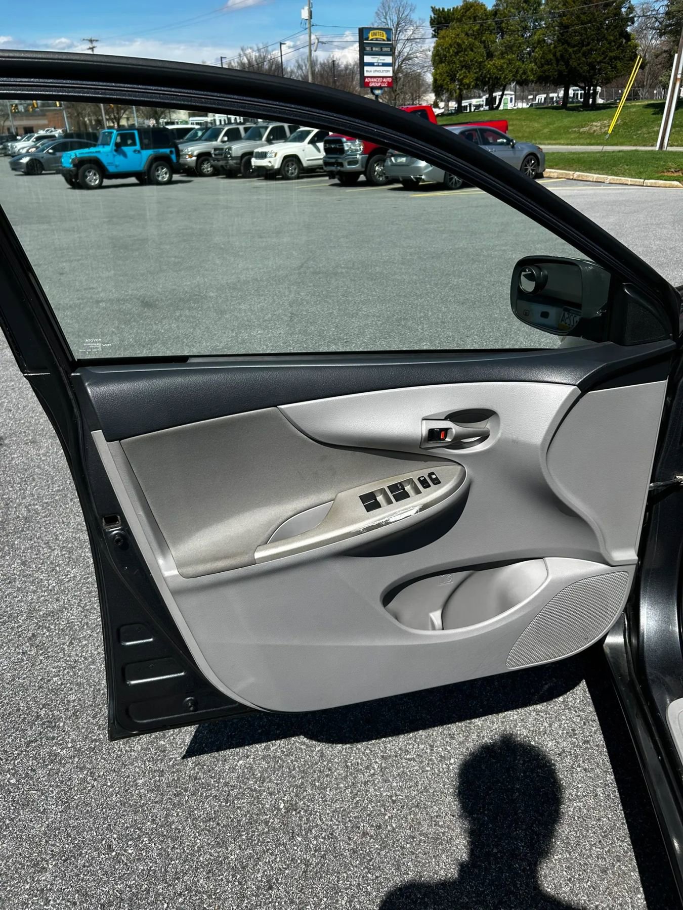 Used 2011 Toyota Corolla LE image 26
