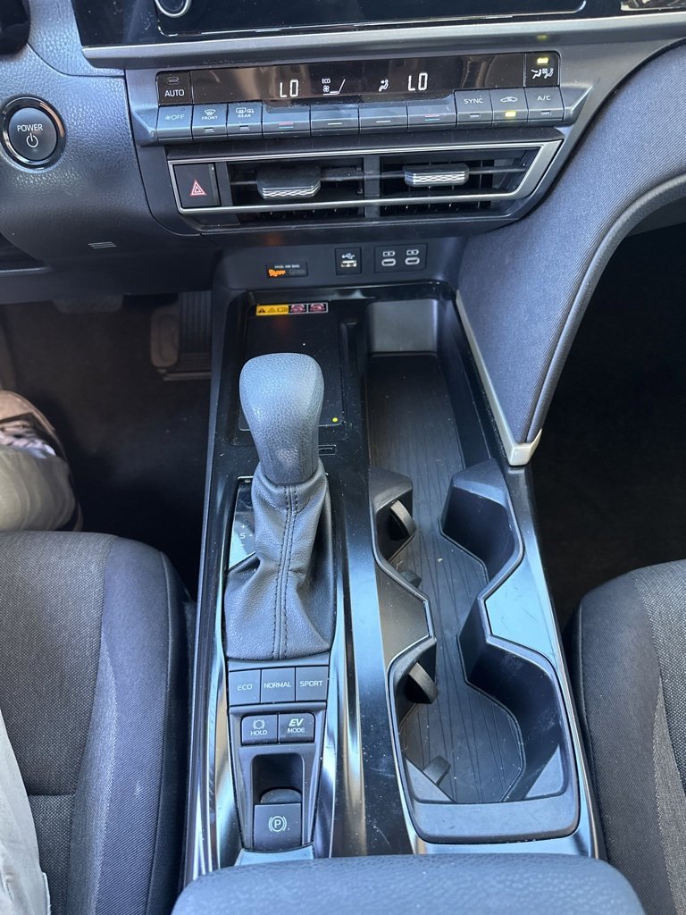 Used 2025 Toyota Camry LE image 19