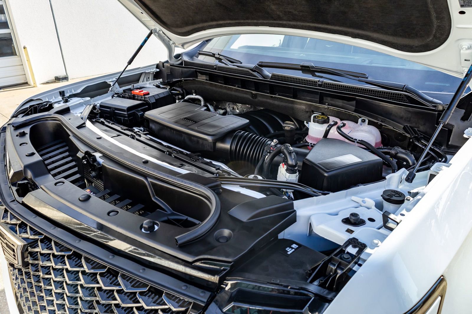 Used 2026 Cadillac Escalade Platinum Sport w/ LPO, Floor Liner Package image 39