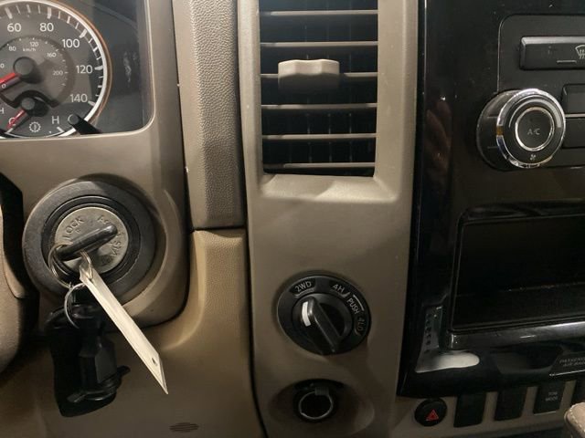 Used 2015 Nissan Titan SV w/ SV Value Truck Package image 14