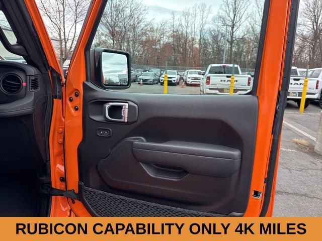 Used 2025 Jeep Gladiator Rubicon w/ Technology Group AWD/4WD image 38