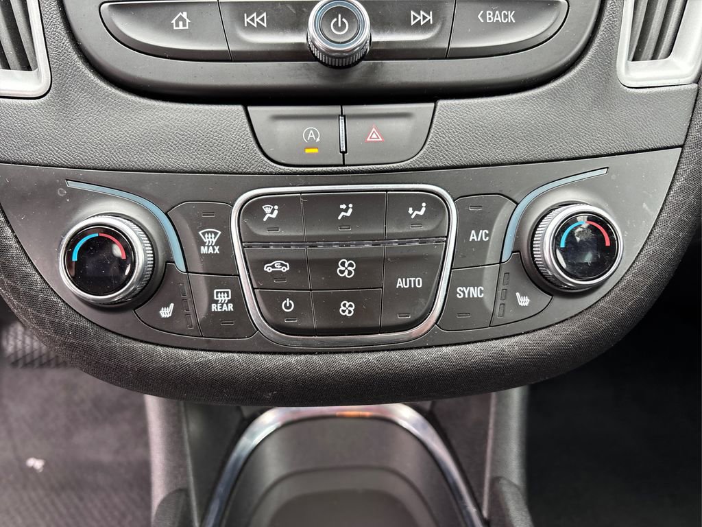 Used 2025 Chevrolet Malibu LT image 30