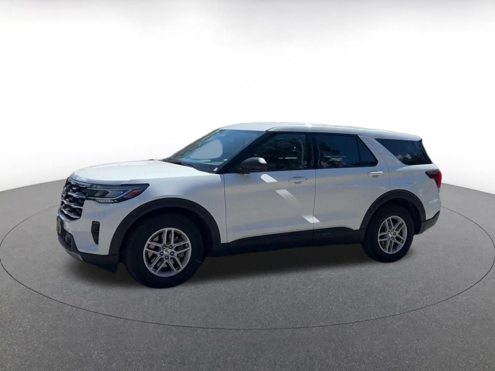 Used 2026 Ford Explorer Active RWD image 7