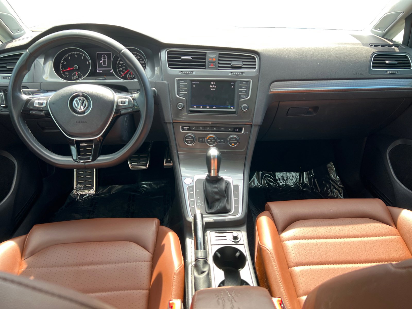 Used 2017 Volkswagen Golf Alltrack SEL image 10