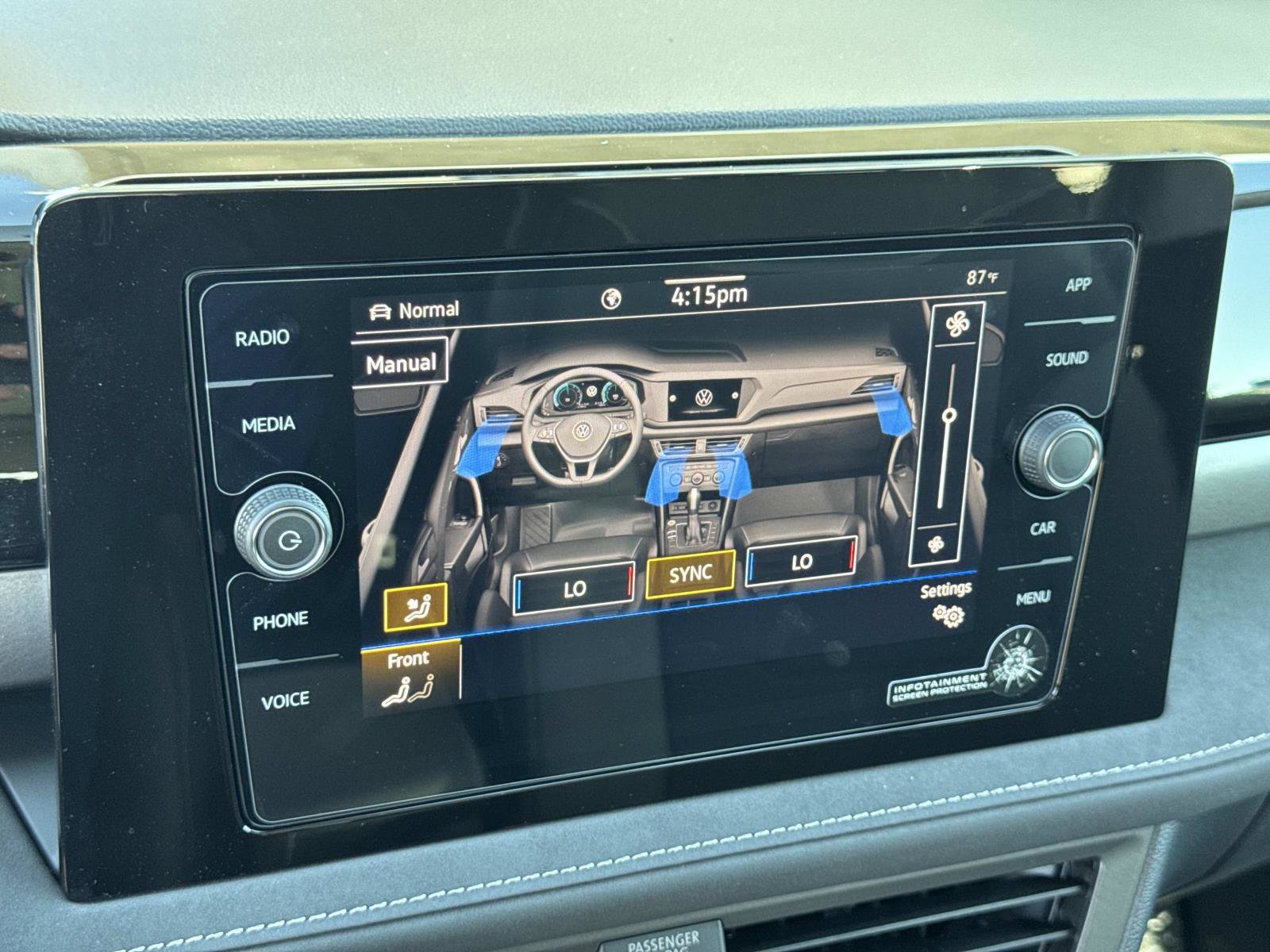 New 2026 Volkswagen Taos SE image 14