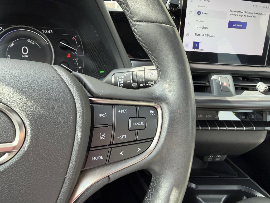 Used 2024 Lexus UX 250h FWD image 28