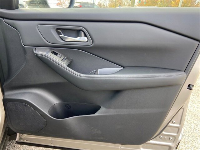 Used 2026 Nissan Rogue SV image 26