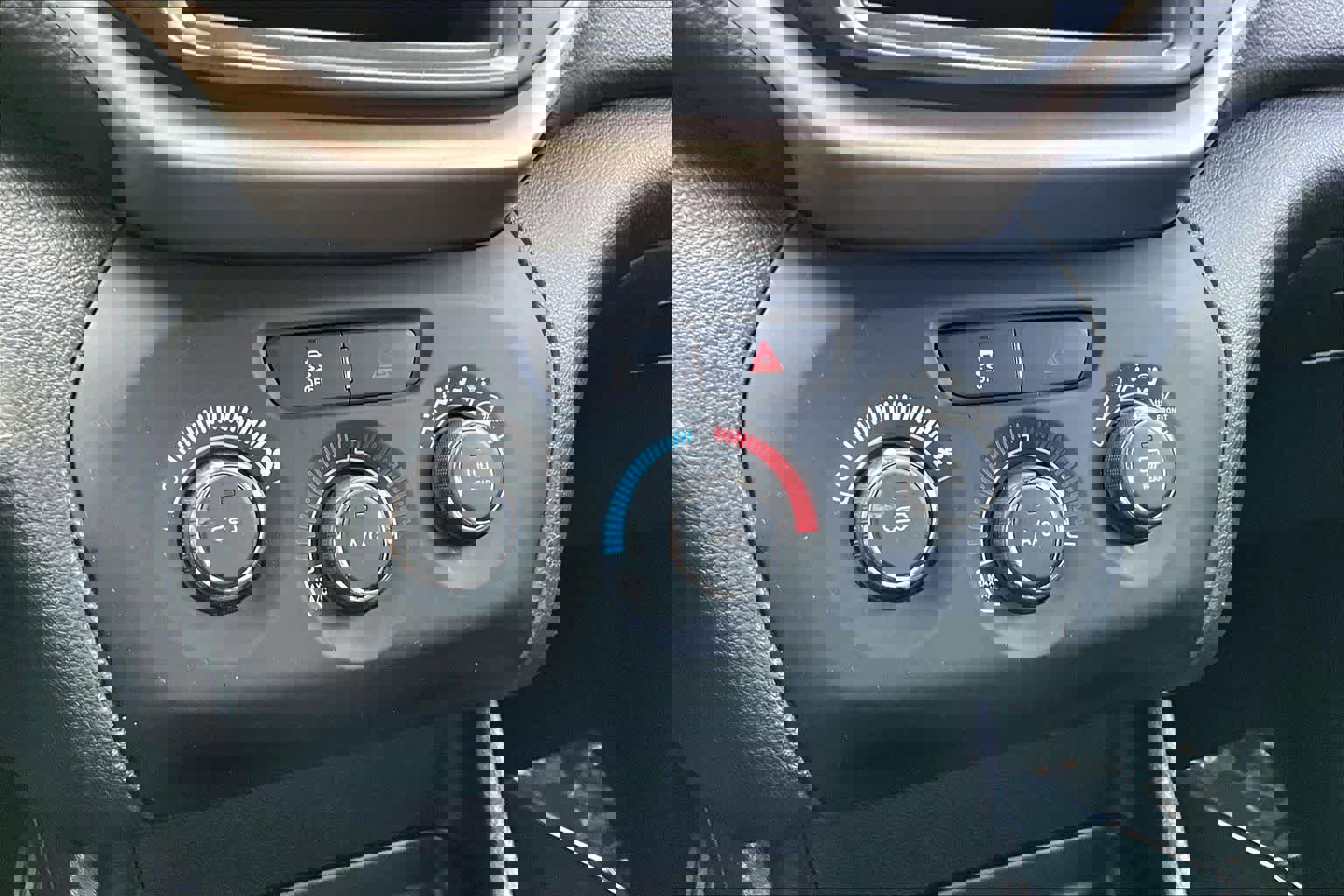 Used 2016 Jeep Cherokee Sport image 34