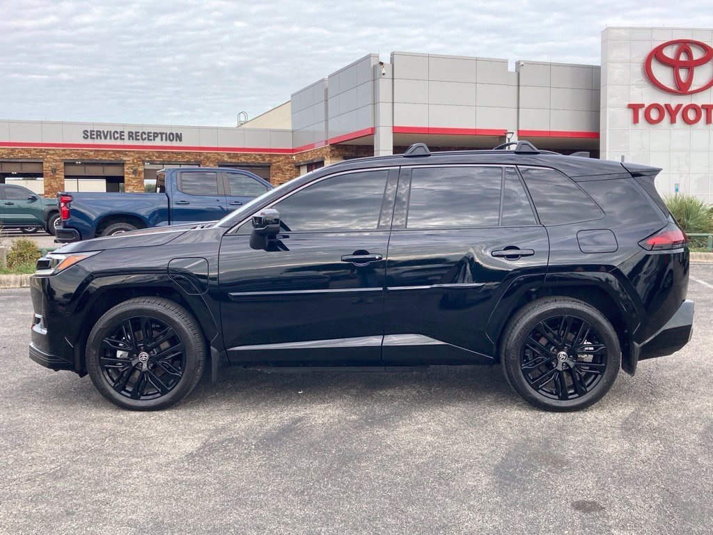 Used 2026 Toyota RAV4 XSE w/ Panoramic Sun Roof Package AWD/4WD image 8