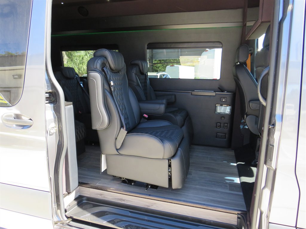 Used 2022 Mercedes-Benz Sprinter 4500 w/ Parking Package image 20