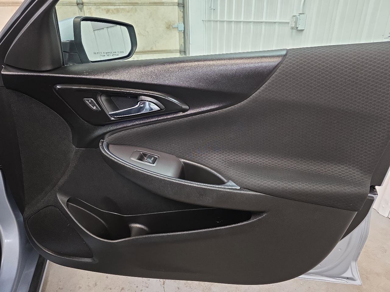 Used 2018 Chevrolet Malibu LT FWD image 46