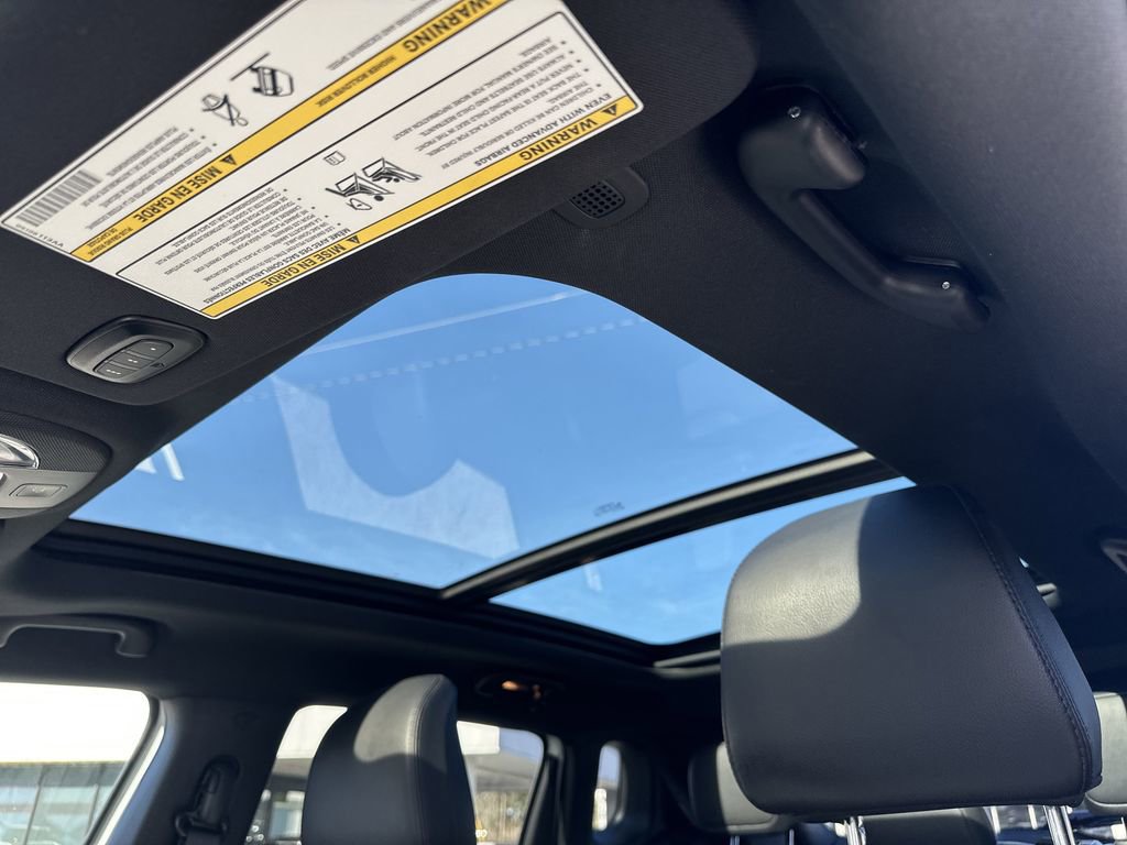 Used 2023 Jeep Compass High Altitude w/ Driver Assist Group I image 33