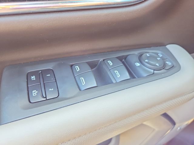 Used 2023 GMC Yukon XL SLT image 23