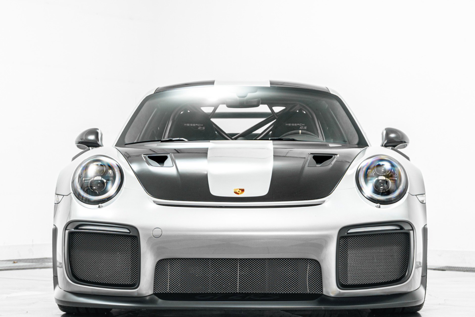 Used 2018 Porsche 911 GT2 RS RWD image 4