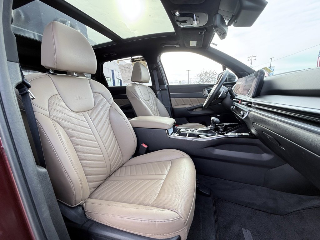 Used 2024 Kia Sorento SX Prestige w/ Olive Brown Leather Package image 30
