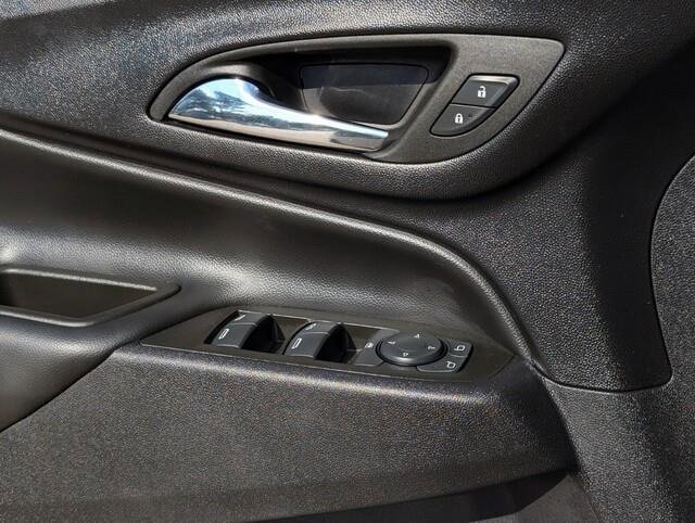 Used 2023 Chevrolet Equinox LT image 22