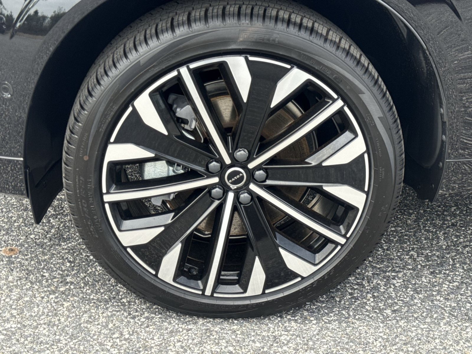 New 2026 Volvo XC60 T8 Ultra w/ Protection Package Premier AWD/4WD image 12