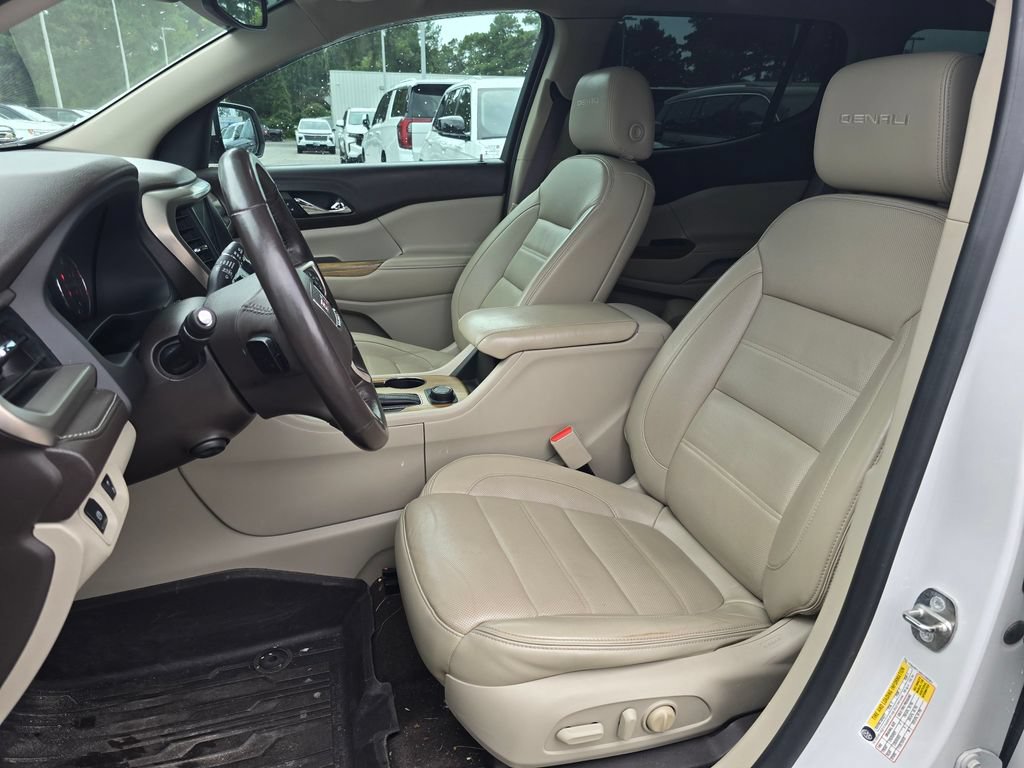 Certified 2017 GMC Acadia Denali w/ Technology Package FWD image 27