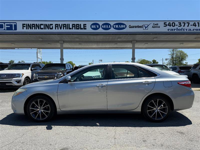 Used 2016 Toyota Camry XSE w/ Moonroof Package FWD image 9