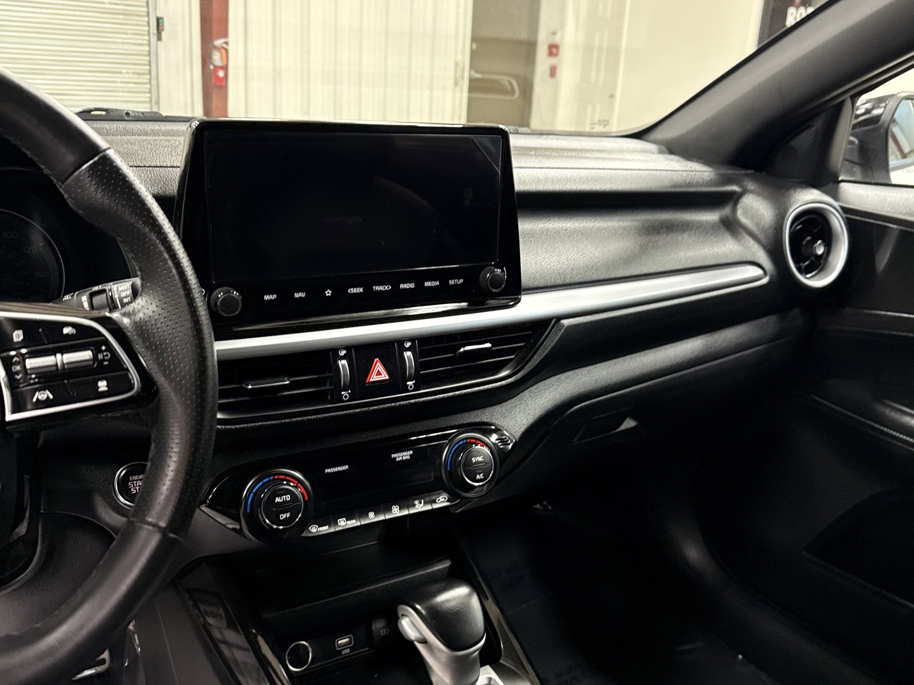 Used 2024 Kia Forte GT-Line image 9