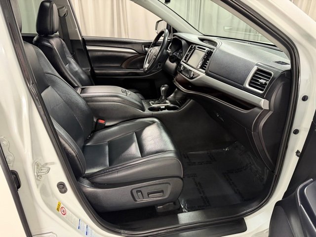 Used 2019 Toyota Highlander XLE image 8