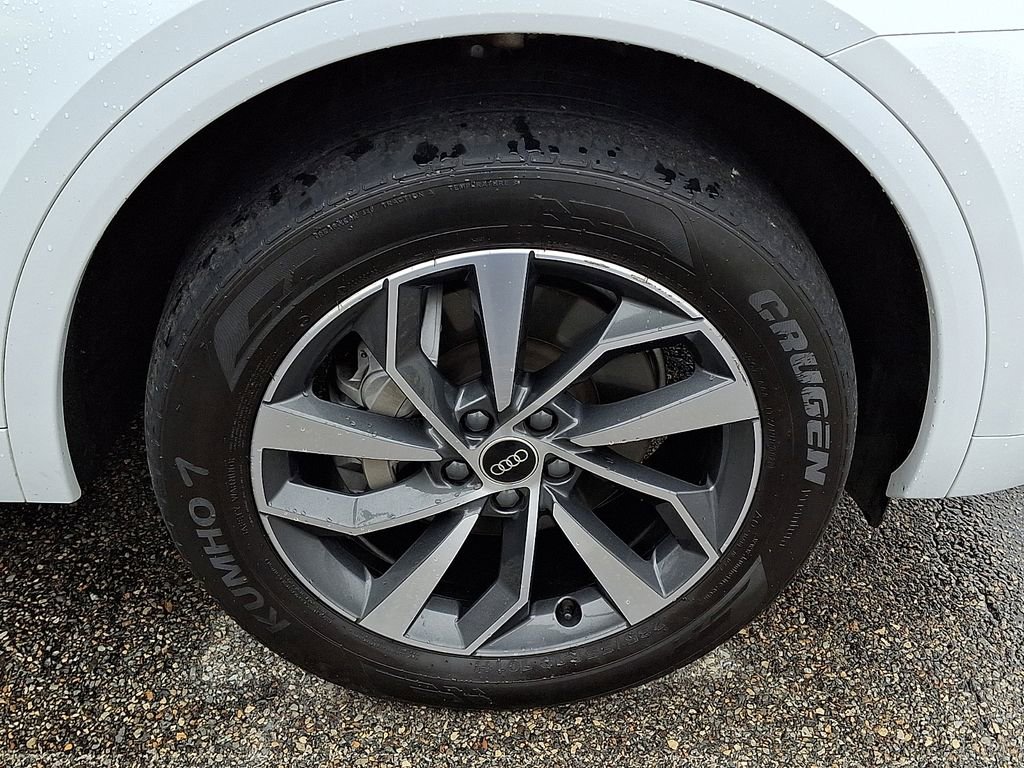 Used 2023 Audi Q5 2.0T Premium w/ Convenience Package image 8