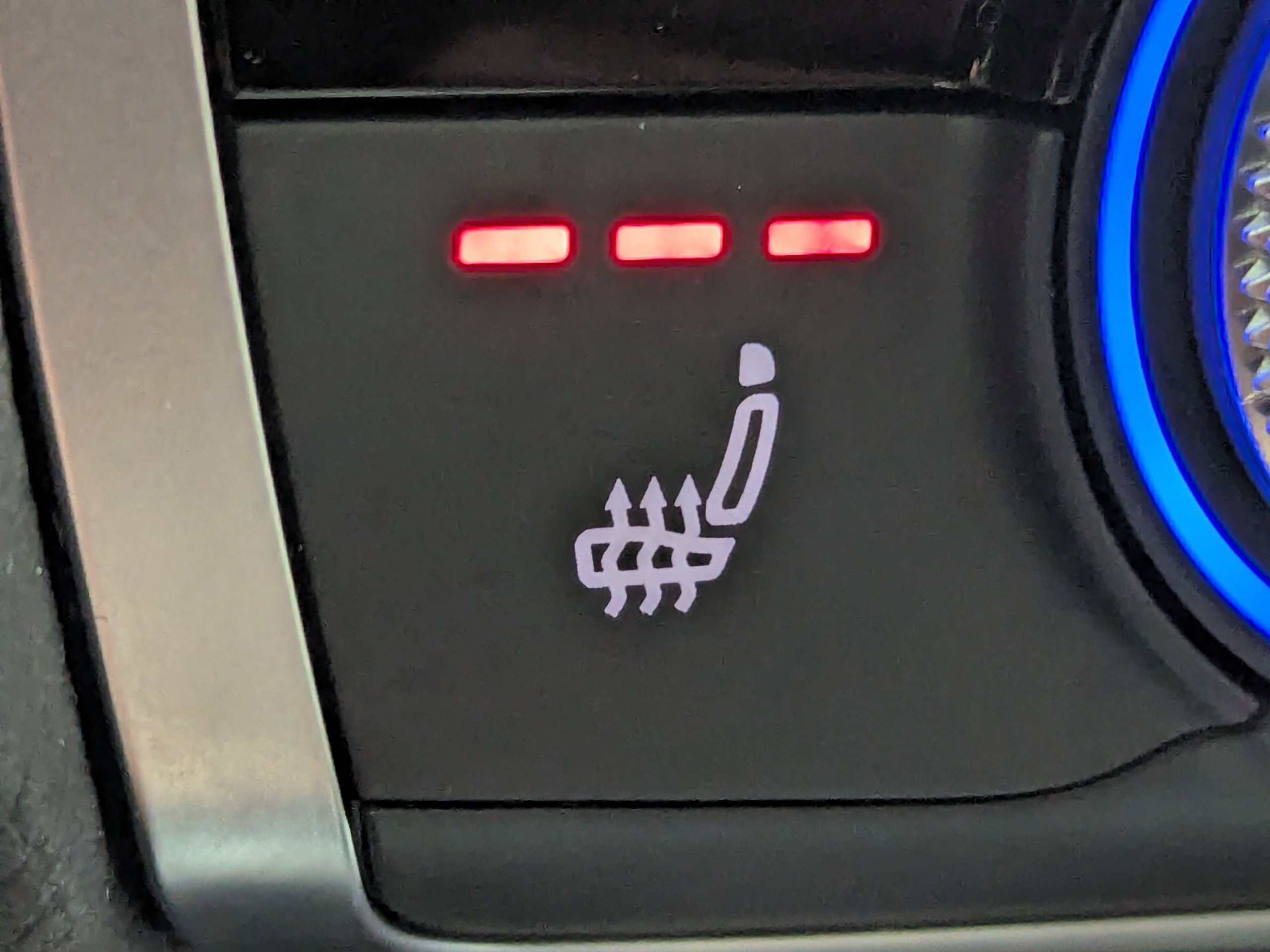 Certified 2025 Audi Q3 2.0T Premium Plus w/ Premium Plus Package image 19