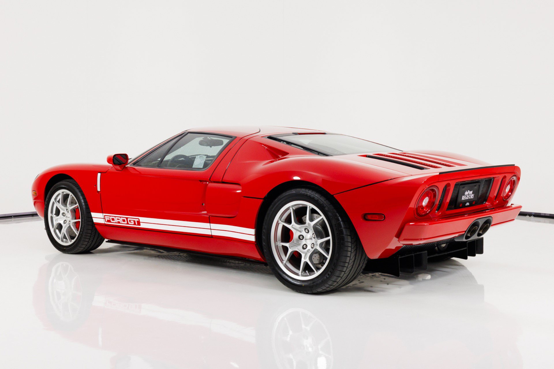 Used 2006 Ford GT RWD image 5