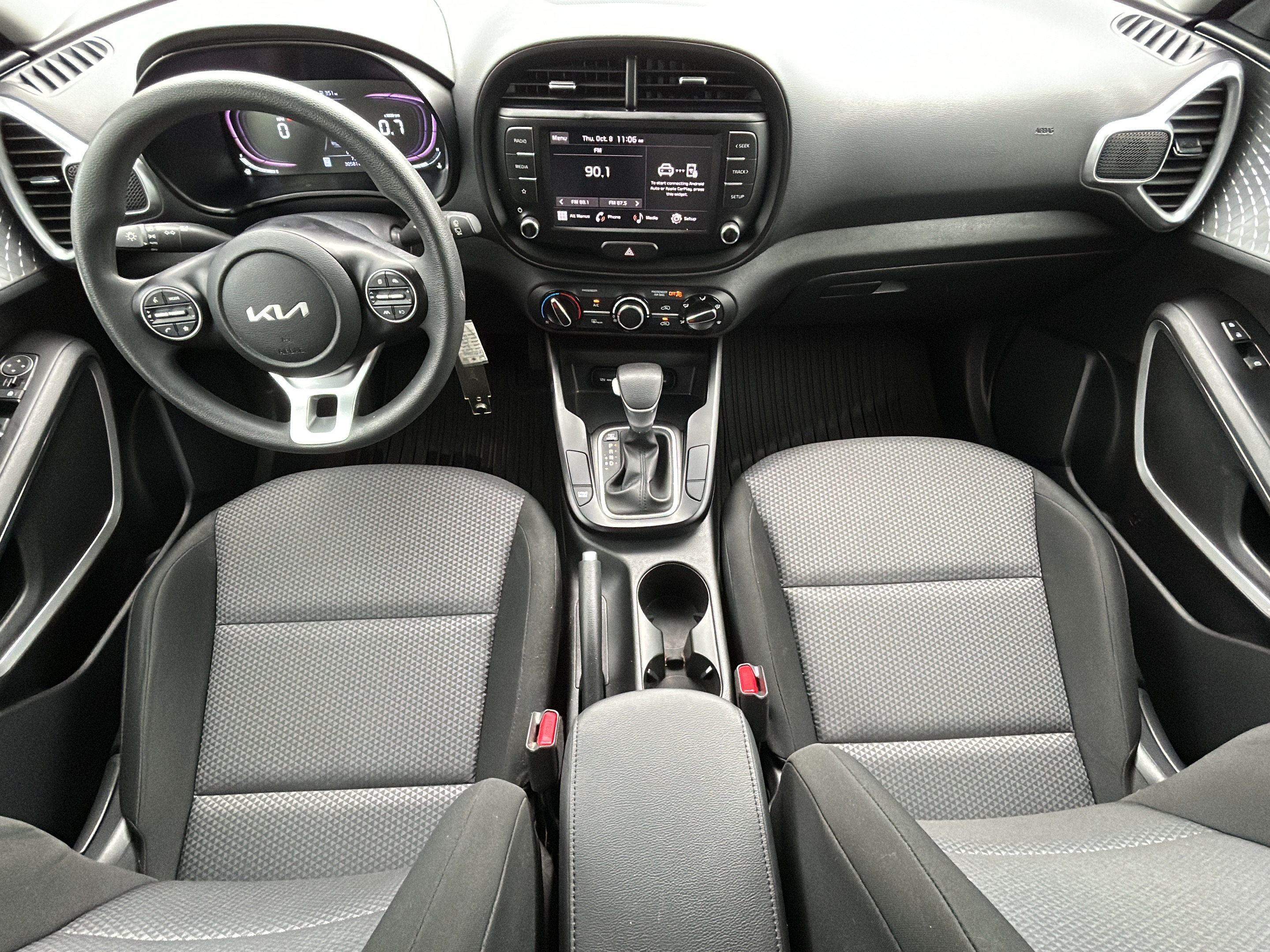 Certified 2023 Kia Soul LX FWD image 12