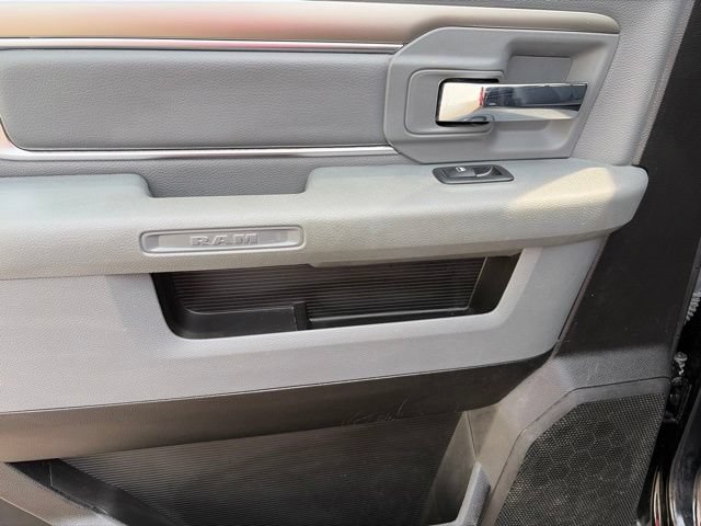 Used 2019 RAM 1500 Warlock AWD/4WD image 32