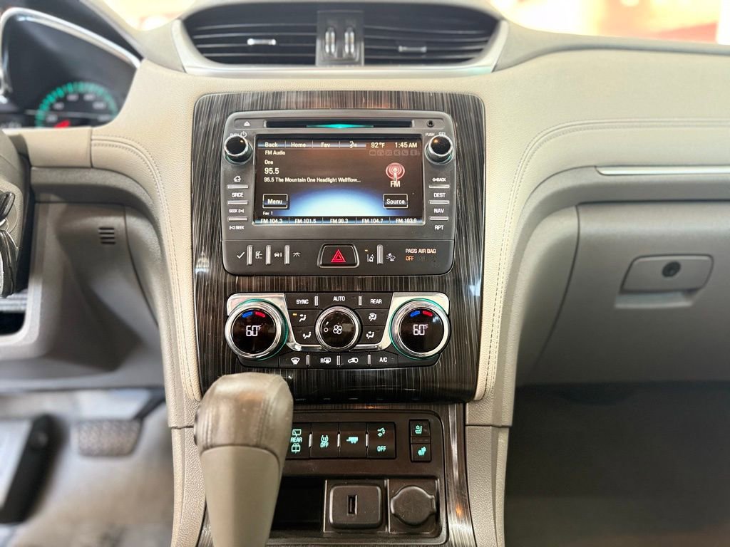 Used 2015 Chevrolet Traverse LTZ FWD image 32