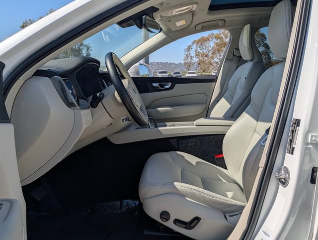 Used 2023 Volvo XC60 B5 Plus AWD/4WD image 55