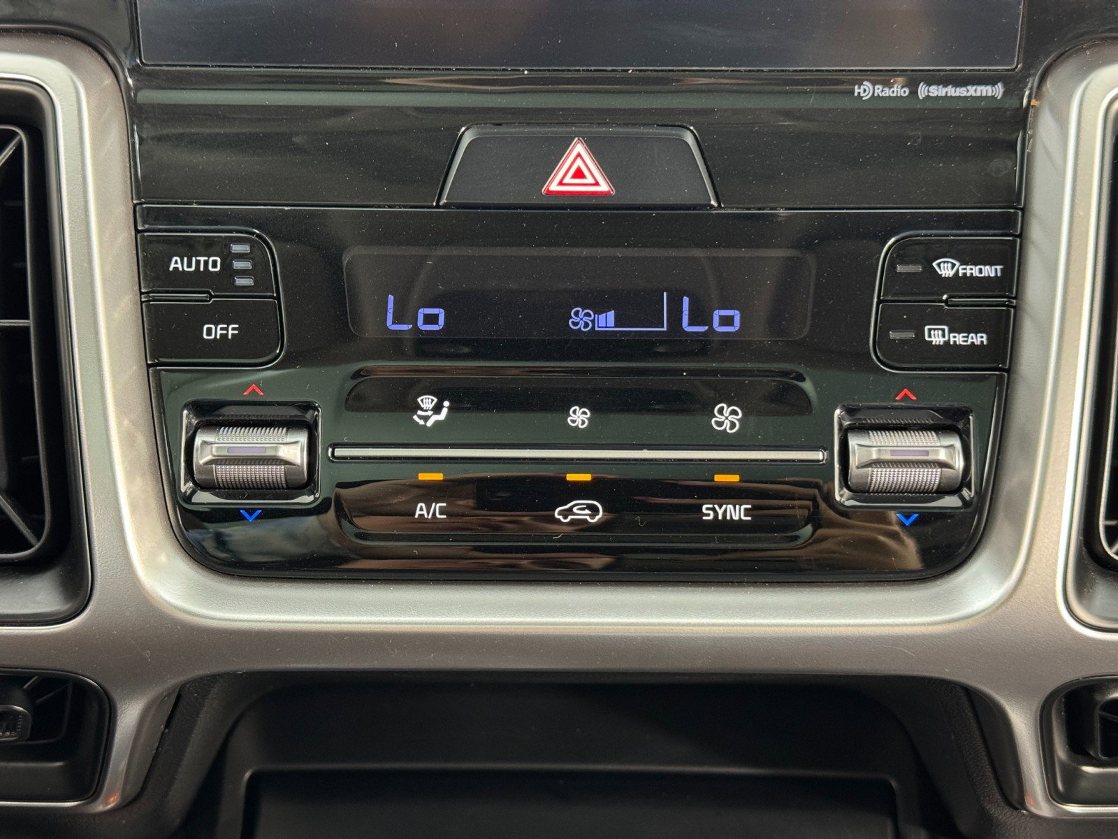 Used 2021 Kia Sorento EX w/ Panoramic Sunroof Package image 26