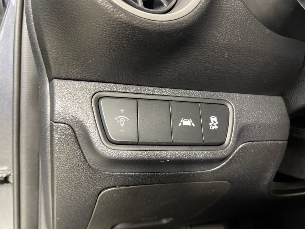 Used 2020 Kia Forte FE image 32