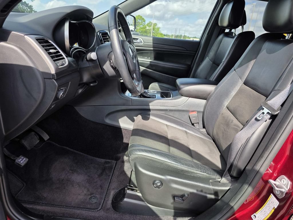 Used 2019 Jeep Grand Cherokee Altitude RWD image 9