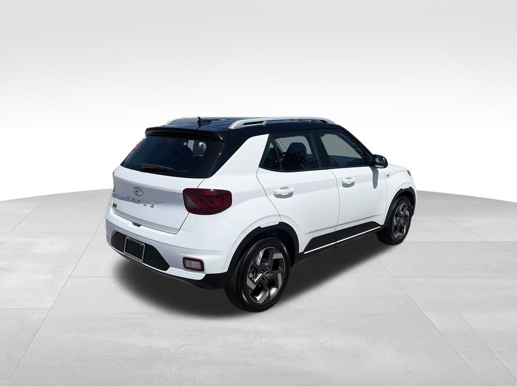 Used 2025 Hyundai Venue Limited FWD image 6