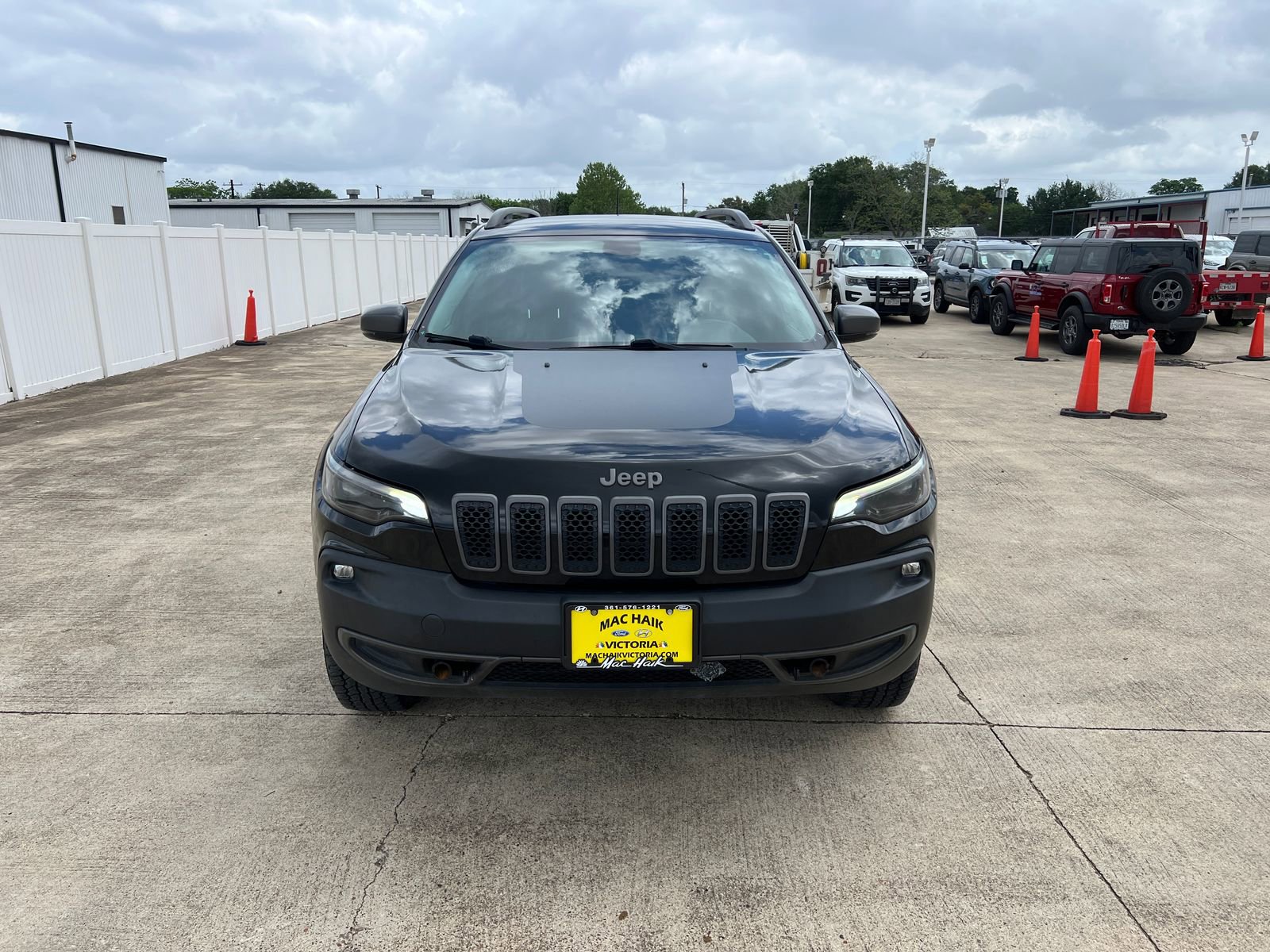 Used 2020 Jeep Cherokee Trailhawk w/ Comfort/Convenience Group AWD/4WD image 8