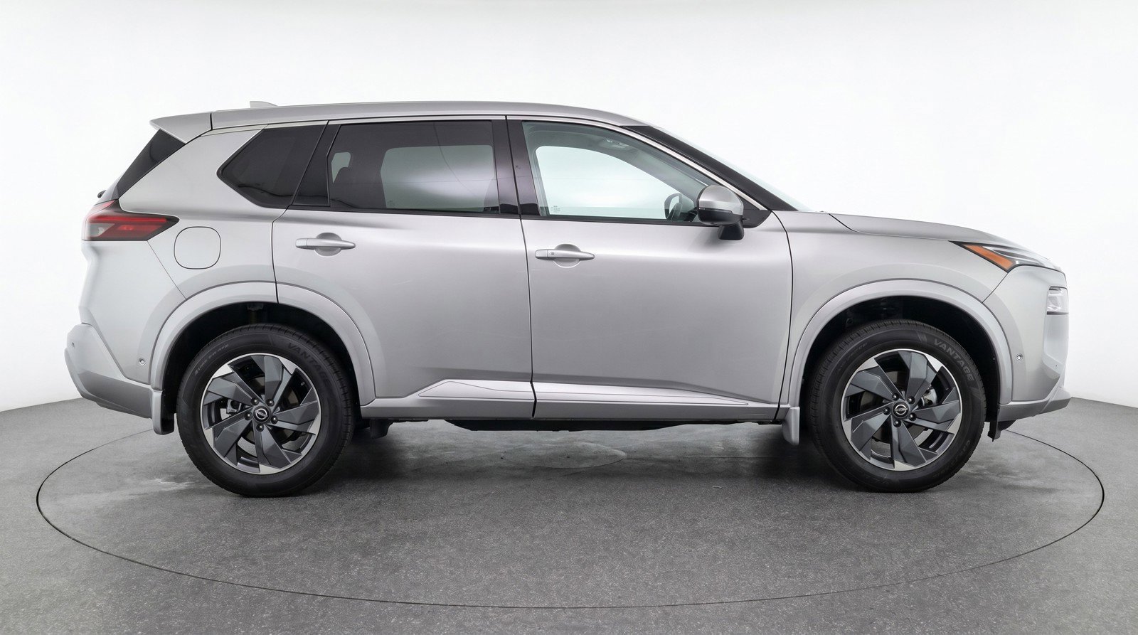 Used 2025 Nissan Rogue SV AWD/4WD image 11
