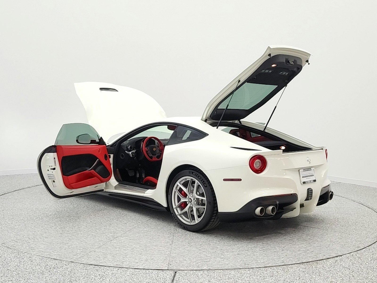 Used 2016 Ferrari F12 Berlinetta image 24