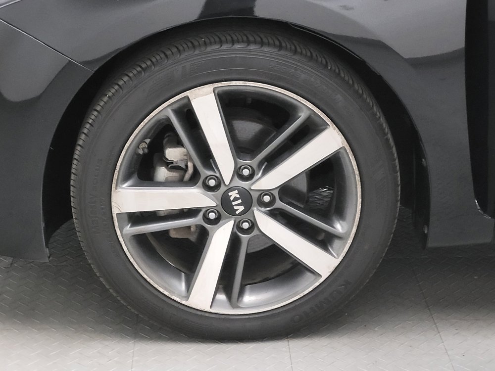 Used 2017 Kia Forte EX image 31