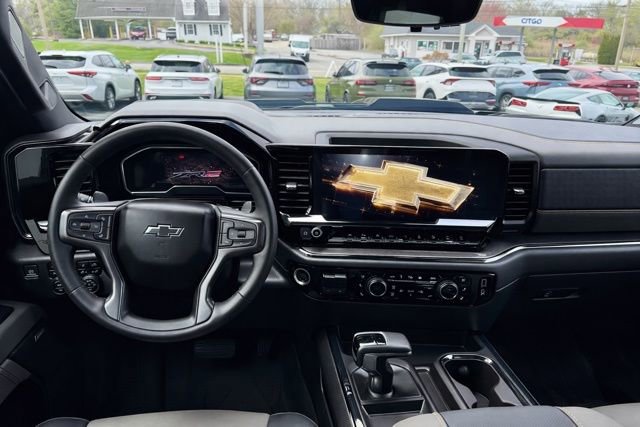 Used 2022 Chevrolet Silverado 1500 ZR2 w/ Technology Package AWD/4WD image 18