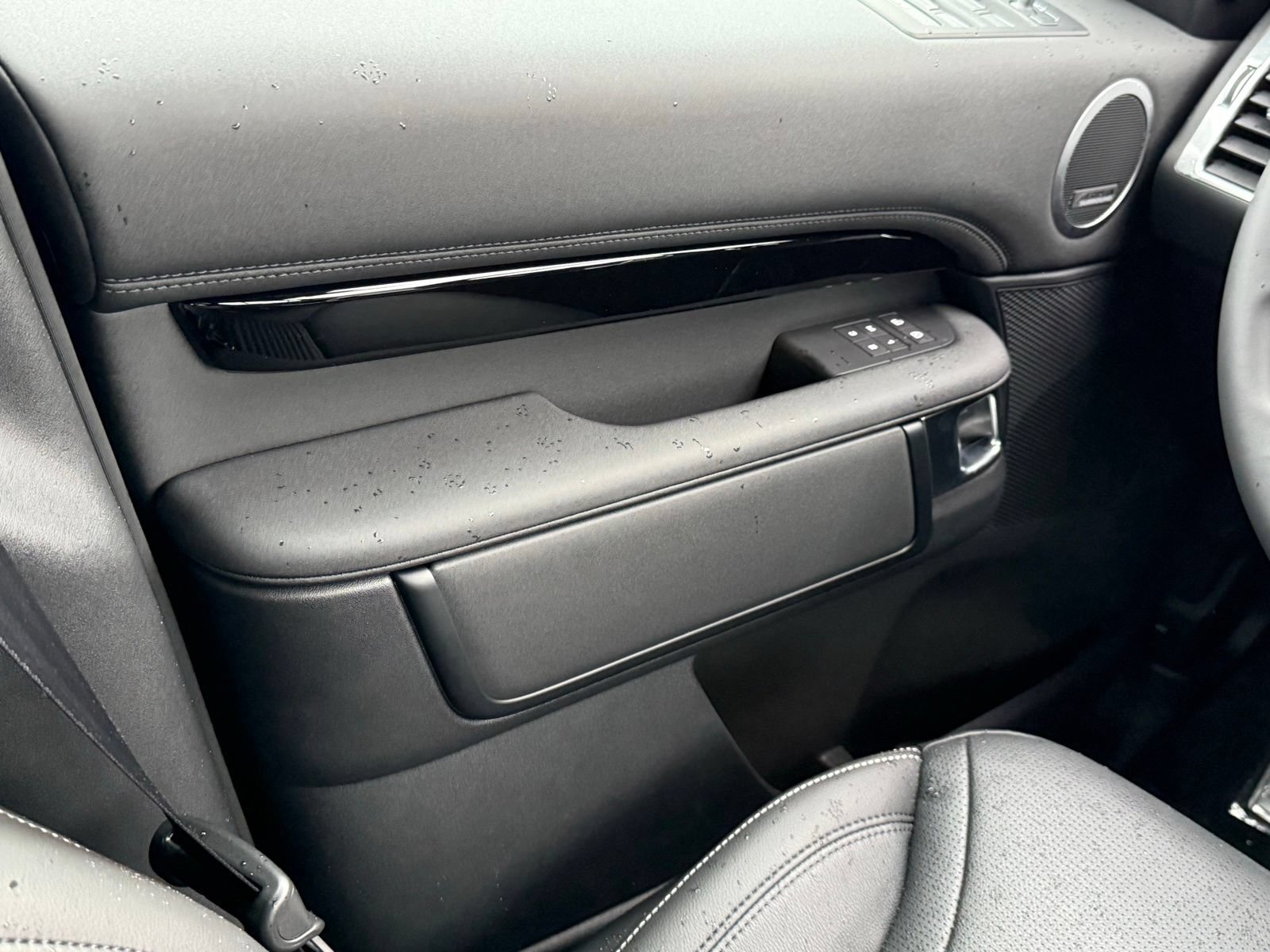 New 2026 Land Rover Discovery S AWD/4WD image 39