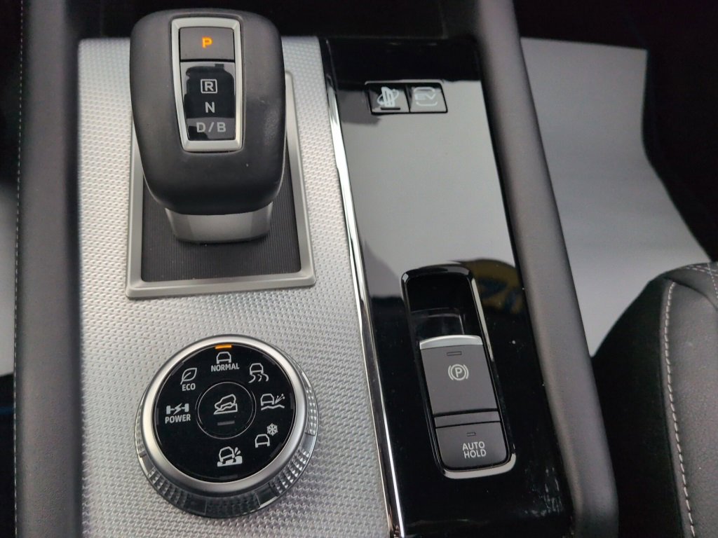 Used 2023 Mitsubishi Outlander SEL image 28